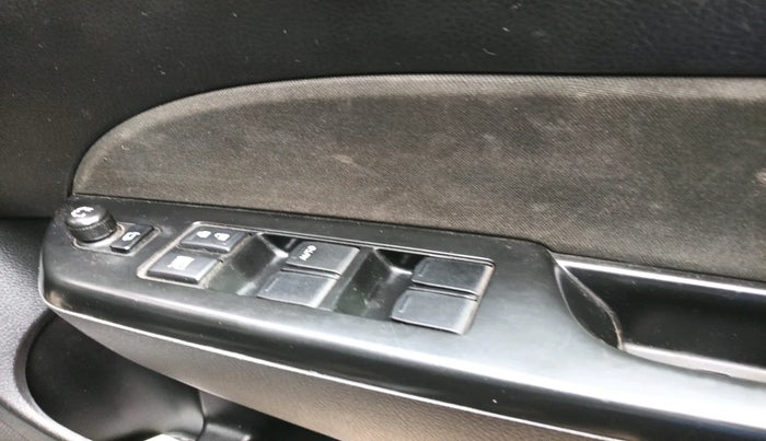 2015 Maruti Swift VXI, Petrol, Manual, 69,180 km, interior