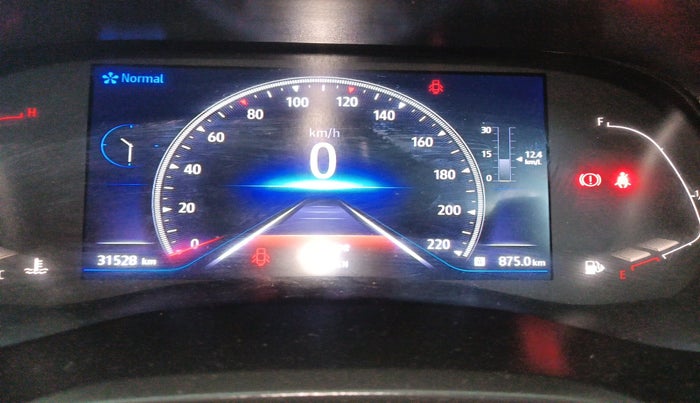 2022 Renault Kiger RXZ MT, Petrol, Manual, 31,528 km, interior