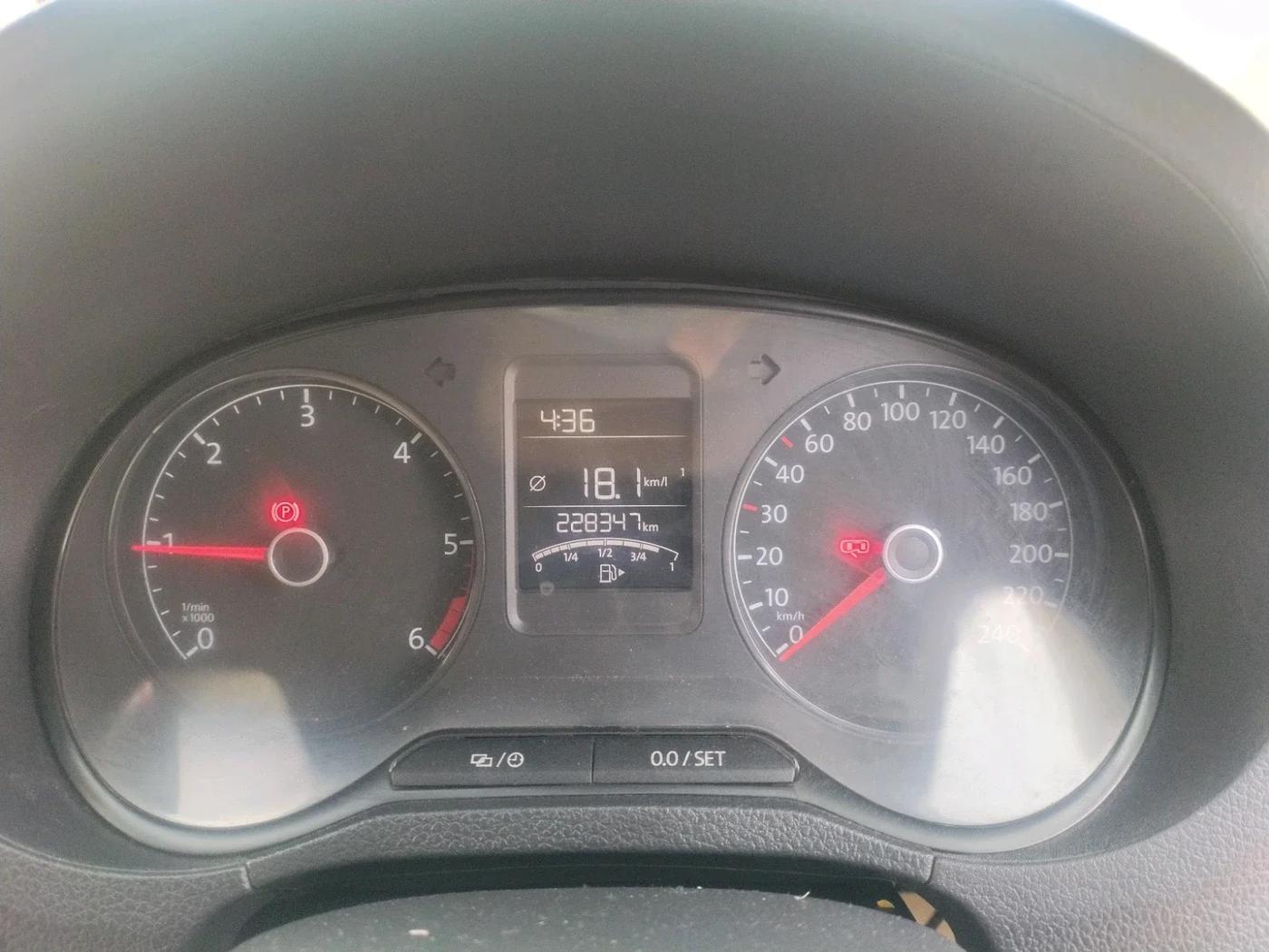 2018 Volkswagen Ameo HIGHLINE PLUS 1.5L 16 ALLOY, Diesel, Manual, 2,28,347 km, interior