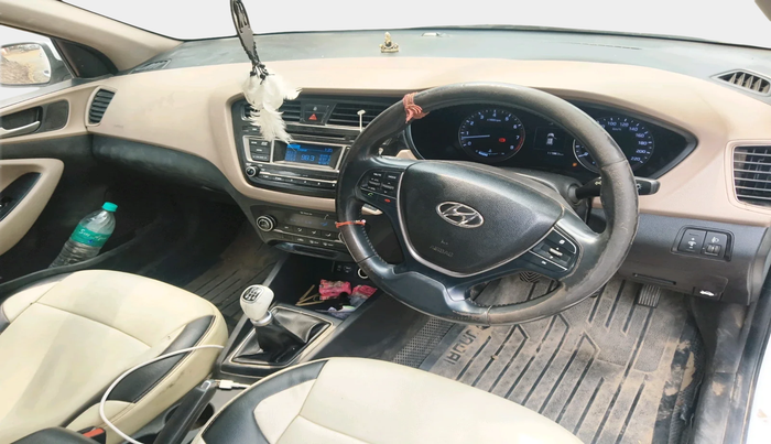 2015 Hyundai Elite i20 ASTA 1.2, Petrol, Manual, 1,11,963 km, interior