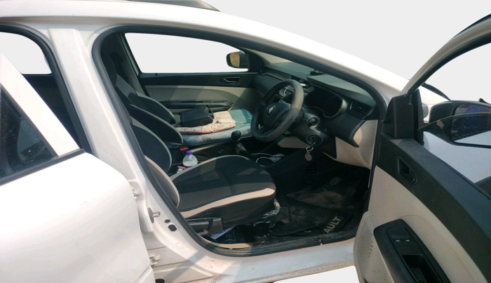 2021 Renault TRIBER RXE MT, Petrol, Manual, 92,000 km, interior