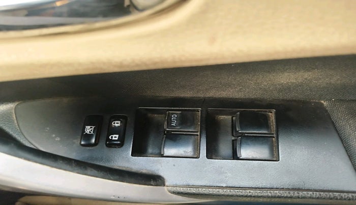 2019 Toyota Corolla Altis GL DIESEL, Diesel, Manual, 1,42,732 km, interior