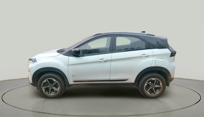 2023 Tata NEXON EV EMPOWERED LONG RANGE, Electric, Automatic, 52,186 km, exterior