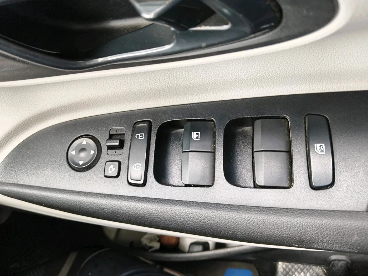 2025 Hyundai NEW I20 SPORTZ 1.2 MT, Petrol, Manual, 13,148 km, interior