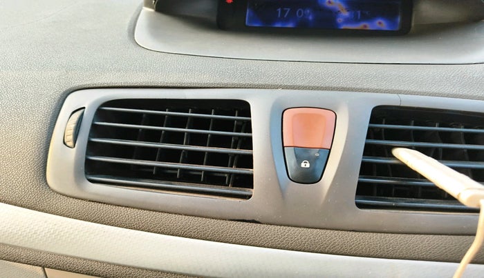 2014 Renault Fluence 1.5 E4, Diesel, Manual, 1,04,656 km, interior