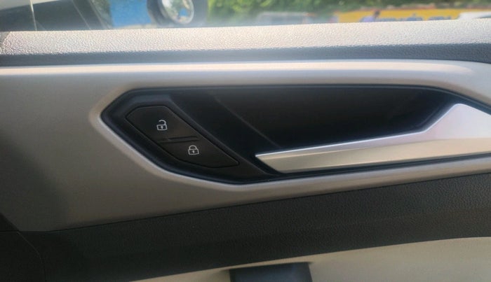 2023 Volkswagen TAIGUN HIGHLINE 1.0 TSI MT, Petrol, Manual, 25,028 km, interior