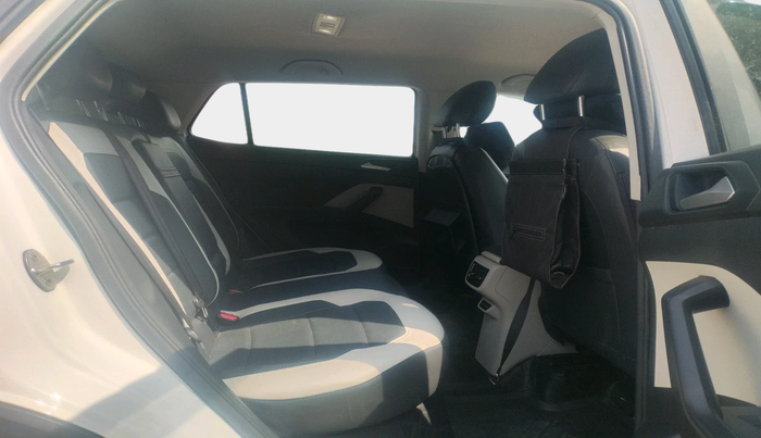 2023 Volkswagen TAIGUN HIGHLINE 1.0 TSI MT, Petrol, Manual, 25,028 km, interior