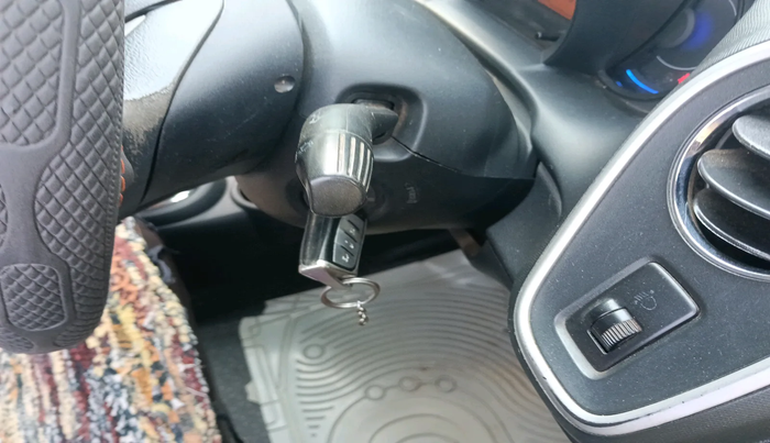 2015 Honda Mobilio 1.5L I-DTEC S, Diesel, Manual, 1,18,335 km, interior