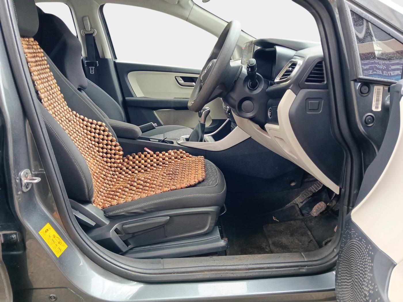 2022 Tata ALTROZ XZ DIESEL, Diesel, Manual, 48,400 km, interior