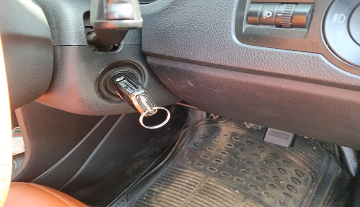 2014 Volkswagen Polo COMFORTLINE 1.5L, Diesel, Manual, 85,710 km, interior