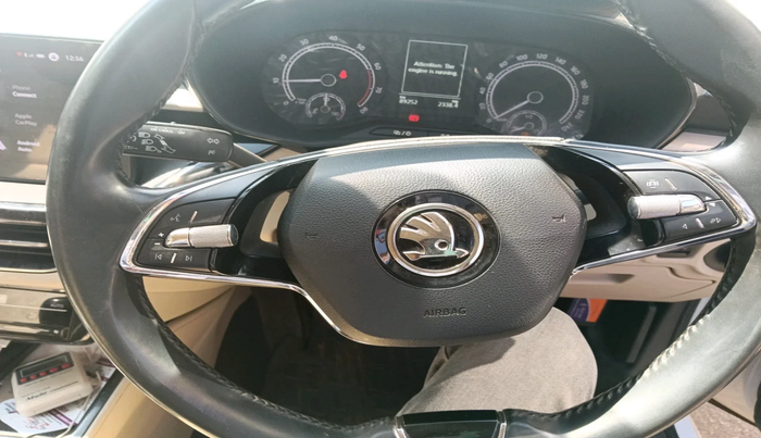 2022 Skoda SLAVIA AMBITION 1.0L TSI MT, Petrol, Manual, 89,252 km, interior