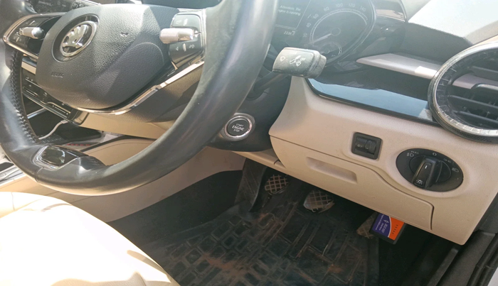 2022 Skoda SLAVIA AMBITION 1.0L TSI MT, Petrol, Manual, 89,252 km, interior