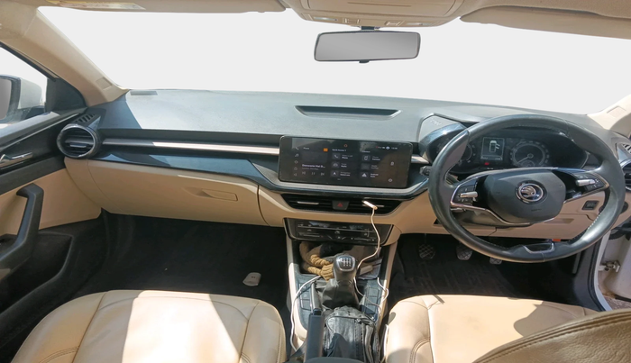 2022 Skoda SLAVIA AMBITION 1.0L TSI MT, Petrol, Manual, 89,252 km, interior