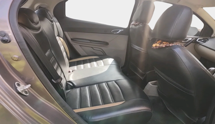 2018 Tata Tiago XZ PETROL, Petrol, Manual, 1,36,930 km, interior