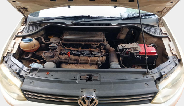 2010 Volkswagen Vento HIGHLINE 1.6 MPI, Petrol, Manual, 82,482 km, exterior
