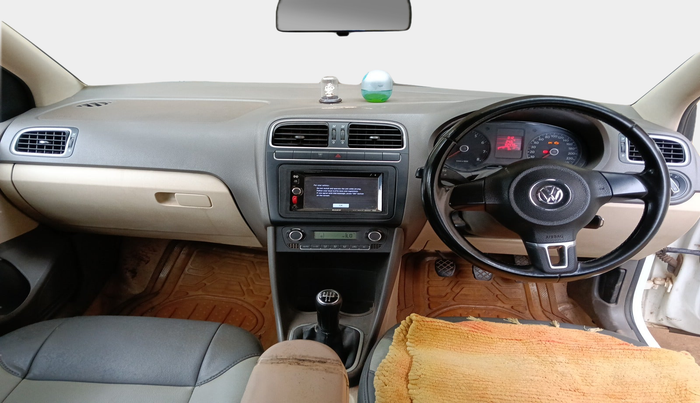 2010 Volkswagen Vento HIGHLINE 1.6 MPI, Petrol, Manual, 82,482 km, interior