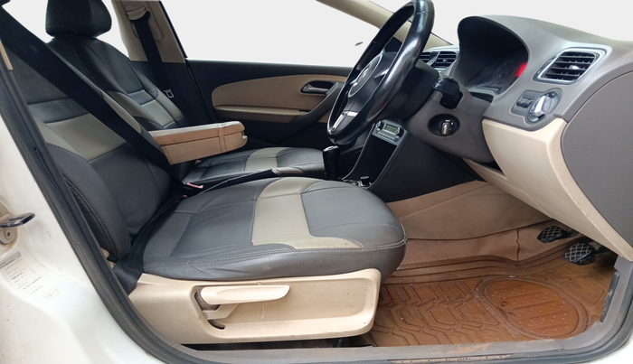 2010 Volkswagen Vento HIGHLINE 1.6 MPI, Petrol, Manual, 82,482 km, interior