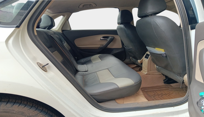 2010 Volkswagen Vento HIGHLINE 1.6 MPI, Petrol, Manual, 82,482 km, interior