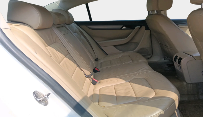 2012 Volkswagen Passat TRENDLINE MT, Diesel, Manual, 93,092 km, interior