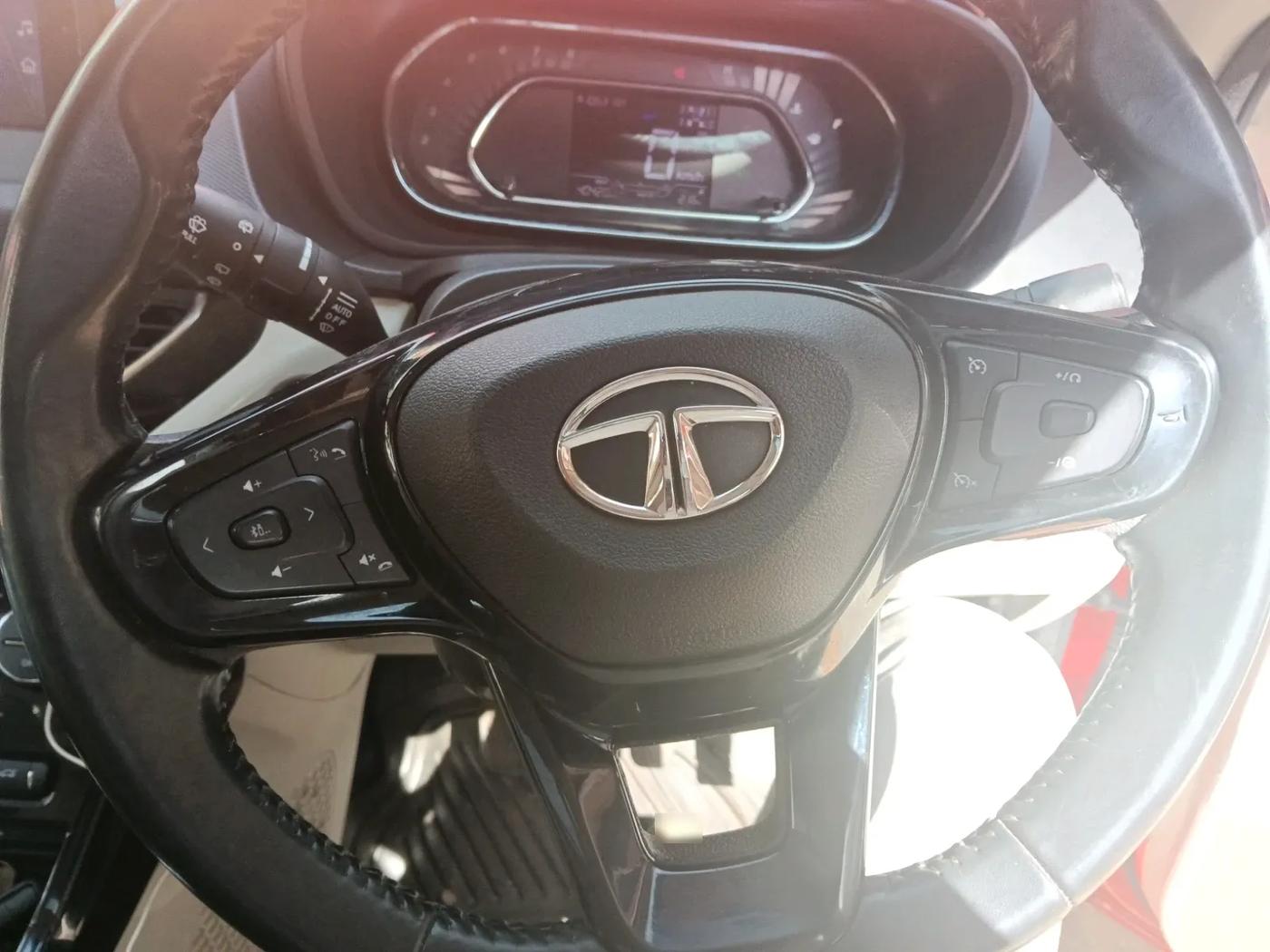 2022 Tata NEXON XZ PLUS SUNROOF PETROL DUAL TONE, Petrol, Manual, 40,420 km, interior
