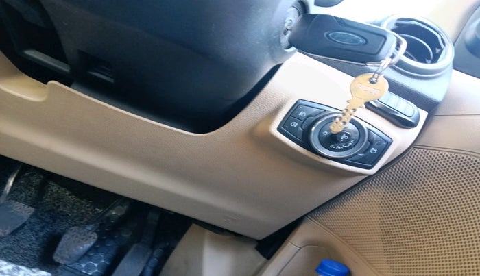 2017 Ford Figo Aspire TITANIUM1.5 DIESEL, Diesel, Manual, 1,40,203 km, interior