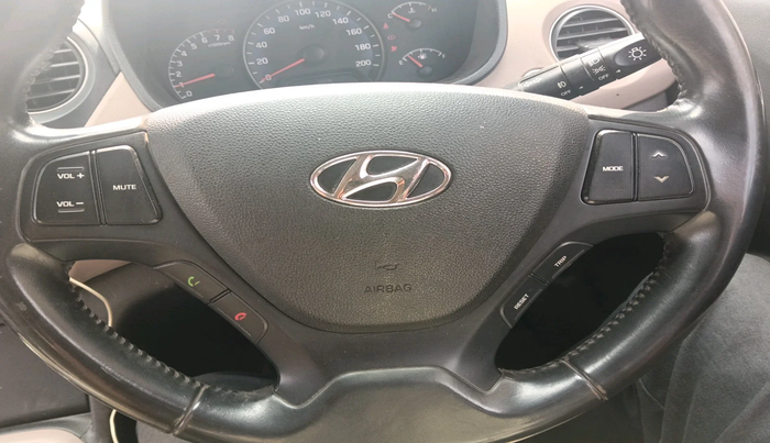 2016 Hyundai Xcent SX 1.2 (O), Petrol, Manual, 39,921 km, interior