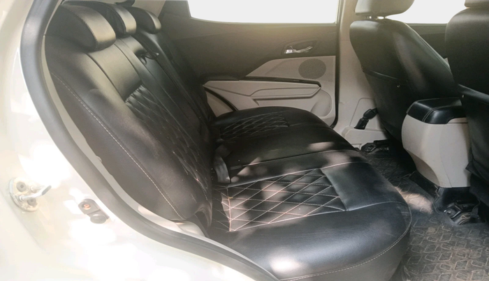 2021 Mahindra XUV300 W8 1.2 PETROL, Petrol, Manual, 38,259 km, interior