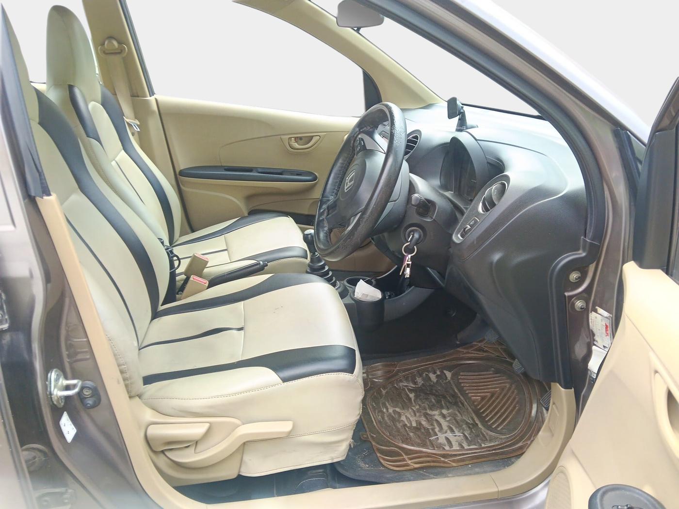 2015 Honda Brio S MT, Petrol, Manual, 80,500 km, interior