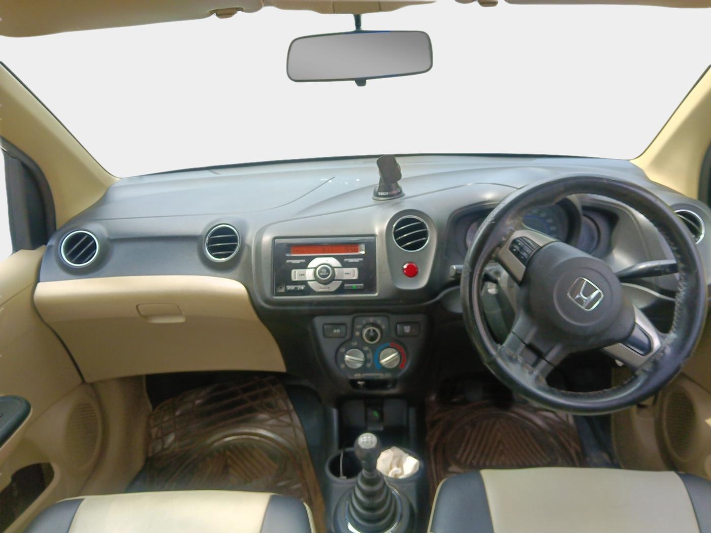 2015 Honda Brio S MT, Petrol, Manual, 80,500 km, interior