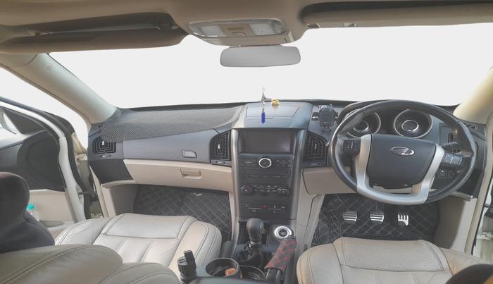 2015 Mahindra XUV500 W10, Diesel, Manual, 97,649 km, interior
