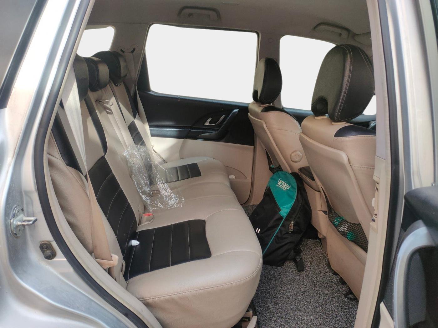 2016 Mahindra XUV500 W6, Diesel, Manual, 98,657 km, interior