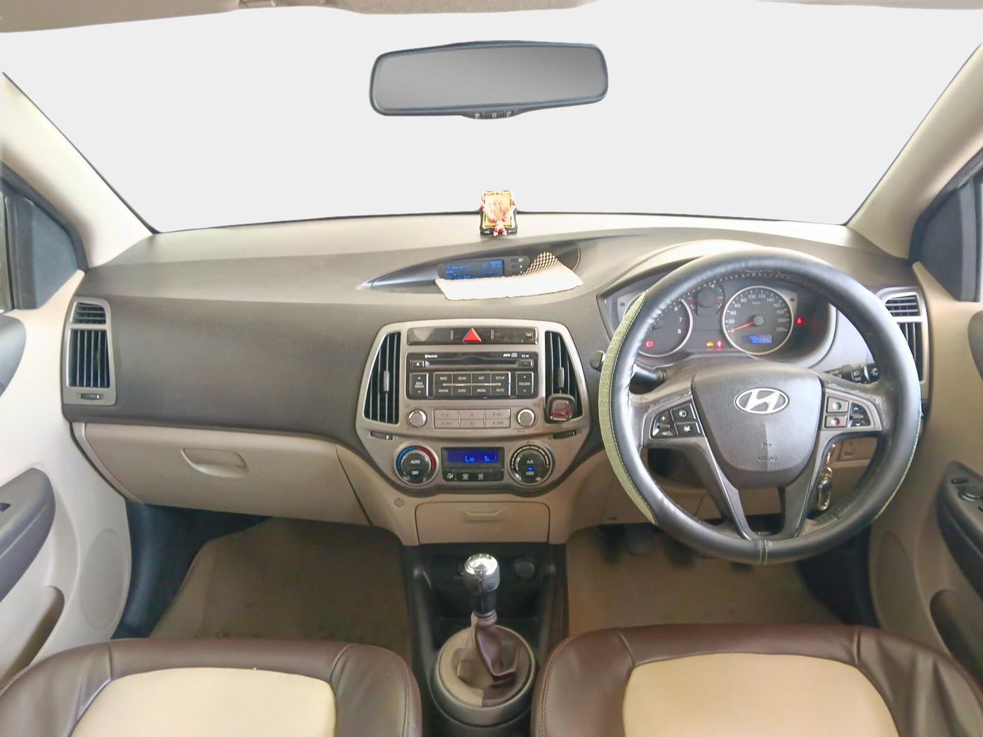 2013 Hyundai i20 SPORTZ 1.2, Petrol, Manual, 90,334 km, interior