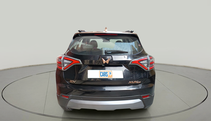 2024 Mahindra XUV400 EL 7.2 KW, Electric, Automatic, 8,022 km, exterior
