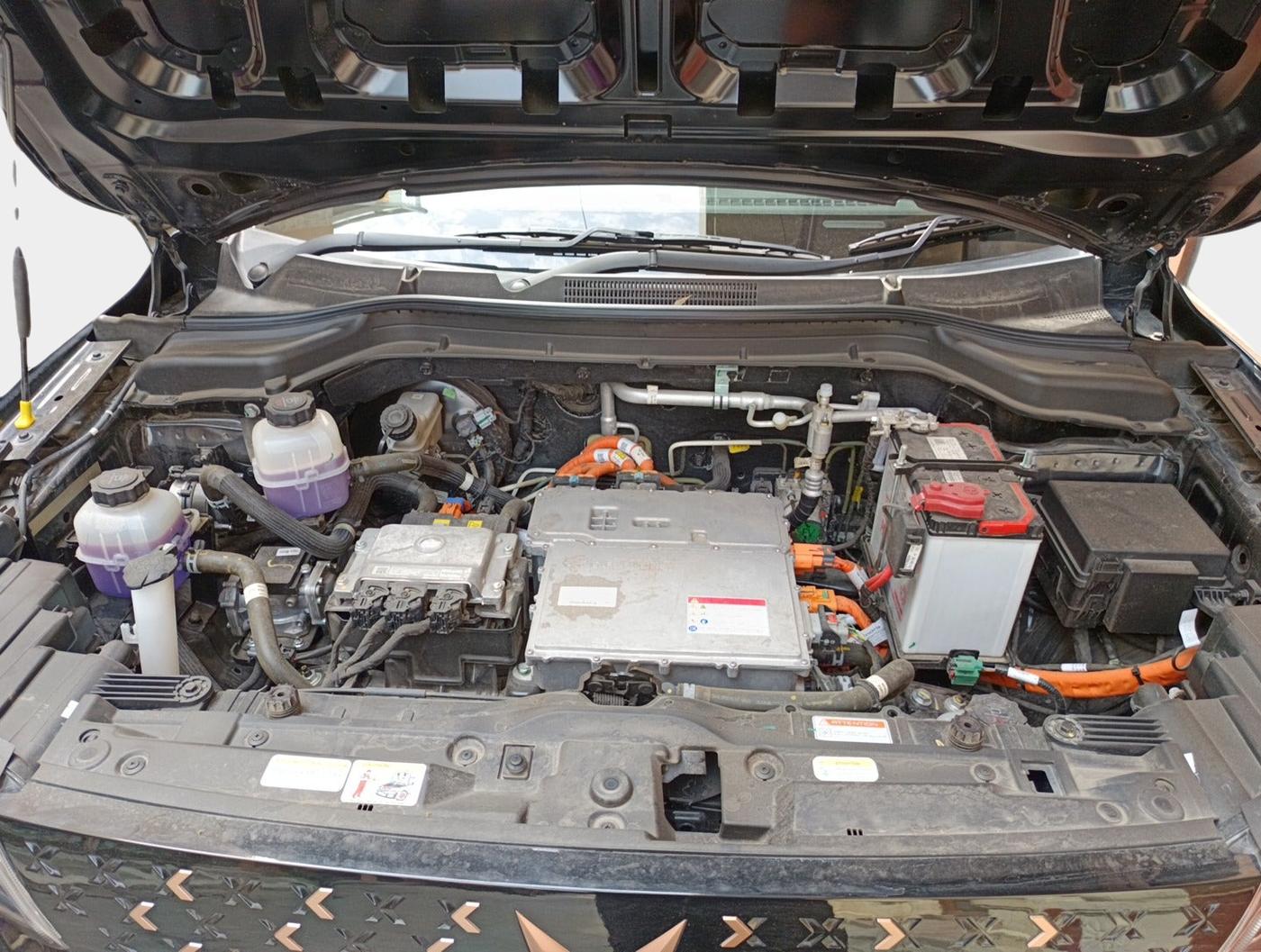 2024 Mahindra XUV400 EL 7.2 KW, Electric, Automatic, 8,022 km, exterior