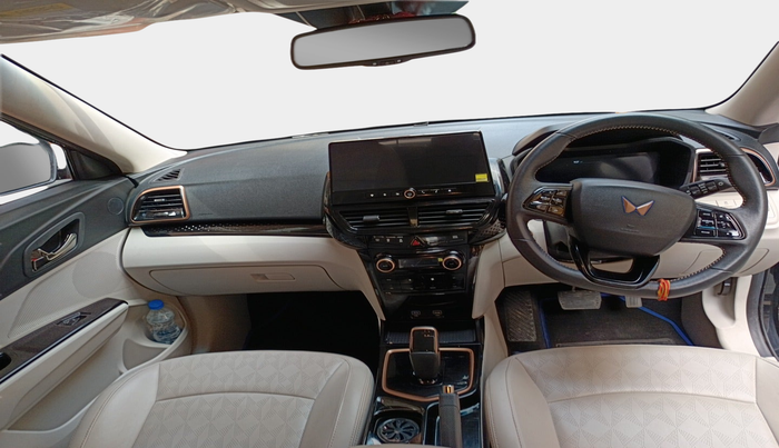2024 Mahindra XUV400 EL 7.2 KW, Electric, Automatic, 8,022 km, interior
