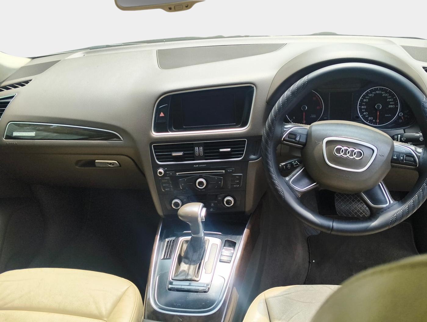2013 Audi Q5 2.0 TDI QUATTRO, Diesel, Automatic, 81,882 km, interior