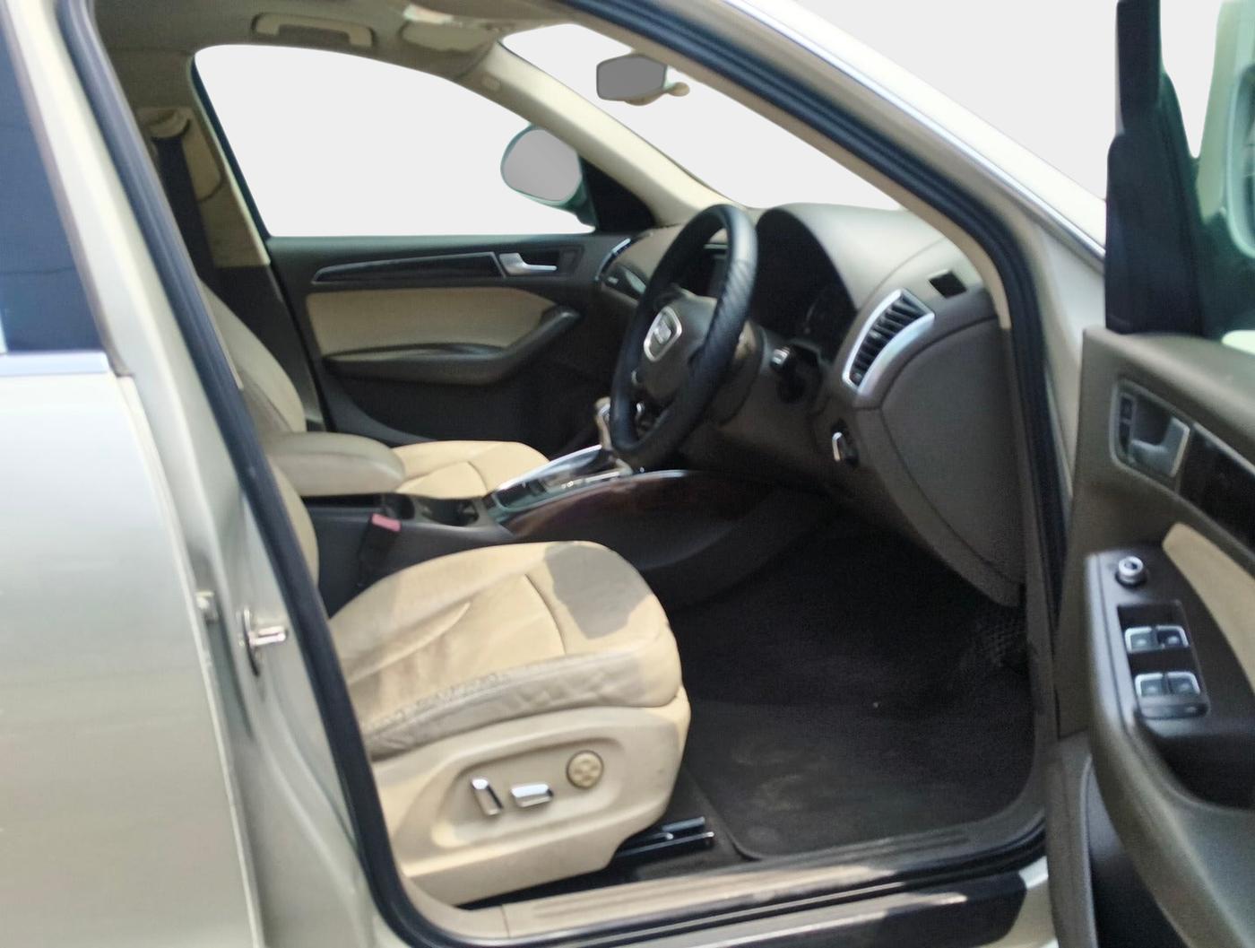 2013 Audi Q5 2.0 TDI QUATTRO, Diesel, Automatic, 81,882 km, interior