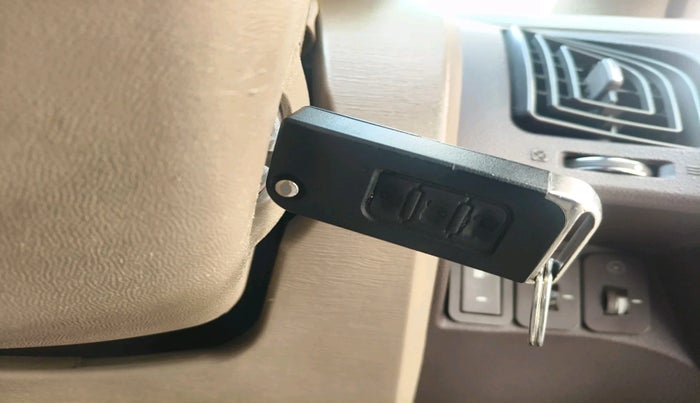 2012 Mahindra XUV500 W8, Diesel, Manual, 1,40,313 km, interior