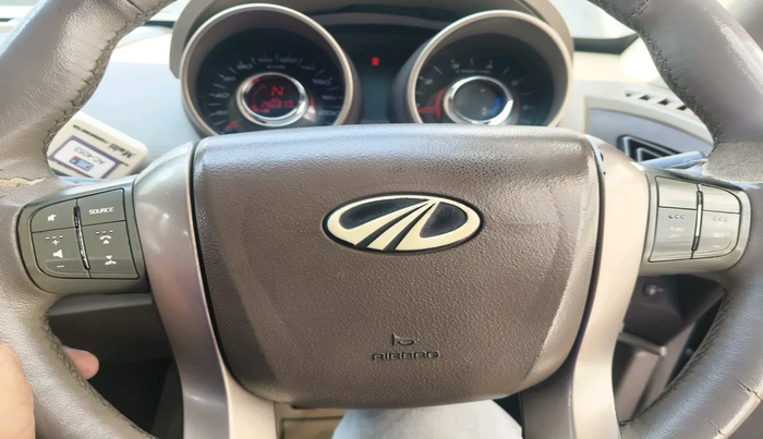 2012 Mahindra XUV500 W8, Diesel, Manual, 1,40,313 km, interior