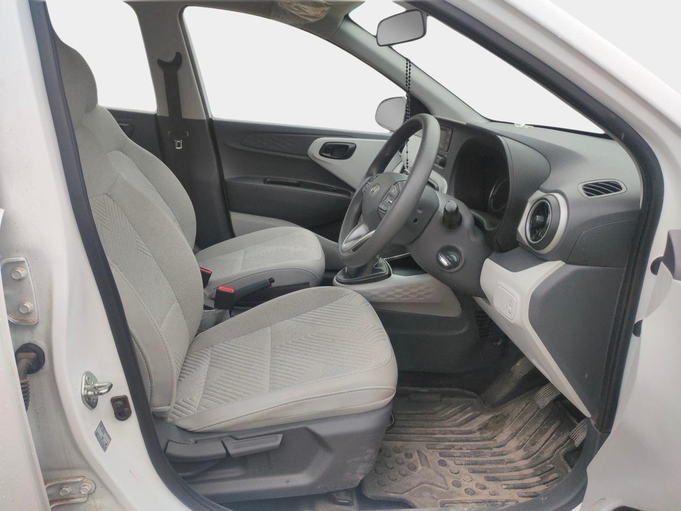 2024 Hyundai GRAND I10 NIOS MAGNA 1.2 KAPPA VTVT, Petrol, Manual, 6,631 km, interior