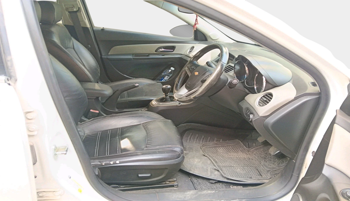 2015 Chevrolet Cruze LTZ, Diesel, Manual, 1,21,032 km, interior