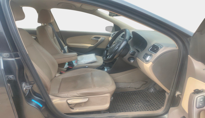 2016 Volkswagen Vento HIGHLINE 1.5 AT, Diesel, Automatic, 1,18,931 km, interior