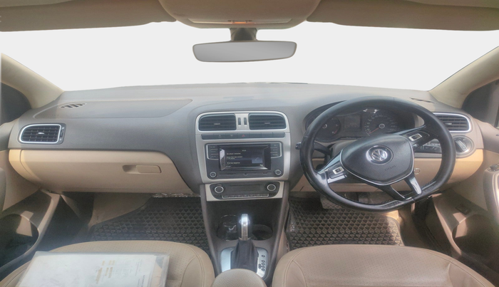 2016 Volkswagen Vento HIGHLINE 1.5 AT, Diesel, Automatic, 1,18,931 km, interior