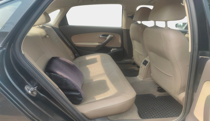 2016 Volkswagen Vento HIGHLINE 1.5 AT, Diesel, Automatic, 1,18,931 km, interior