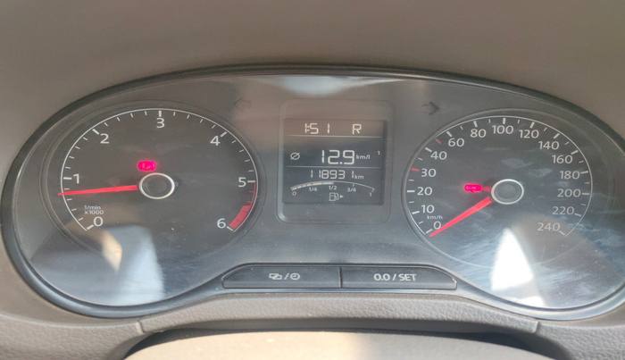 2016 Volkswagen Vento HIGHLINE 1.5 AT, Diesel, Automatic, 1,18,931 km, interior