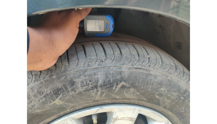 2016 Volkswagen Vento HIGHLINE 1.5 AT, Diesel, Automatic, 1,18,931 km, tyre