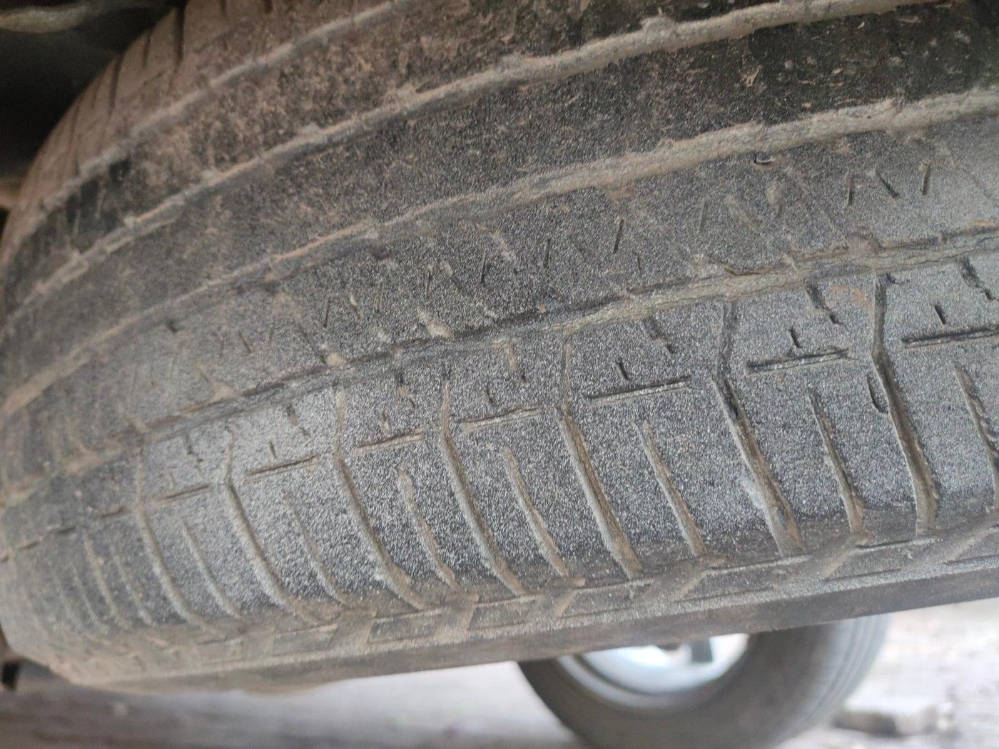 2016 Mahindra Scorpio S6 PLUS 1.99, Diesel, Manual, 1,04,938 km, tyre