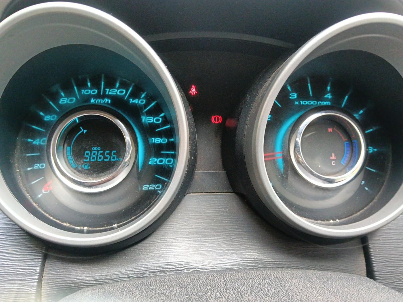2016 Mahindra XUV500 W6, Diesel, Manual, 4,50,000 km, interior