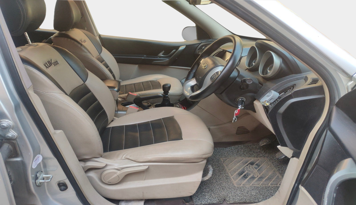 2016 Mahindra XUV500 W6, Diesel, Manual, 98,657 km, interior