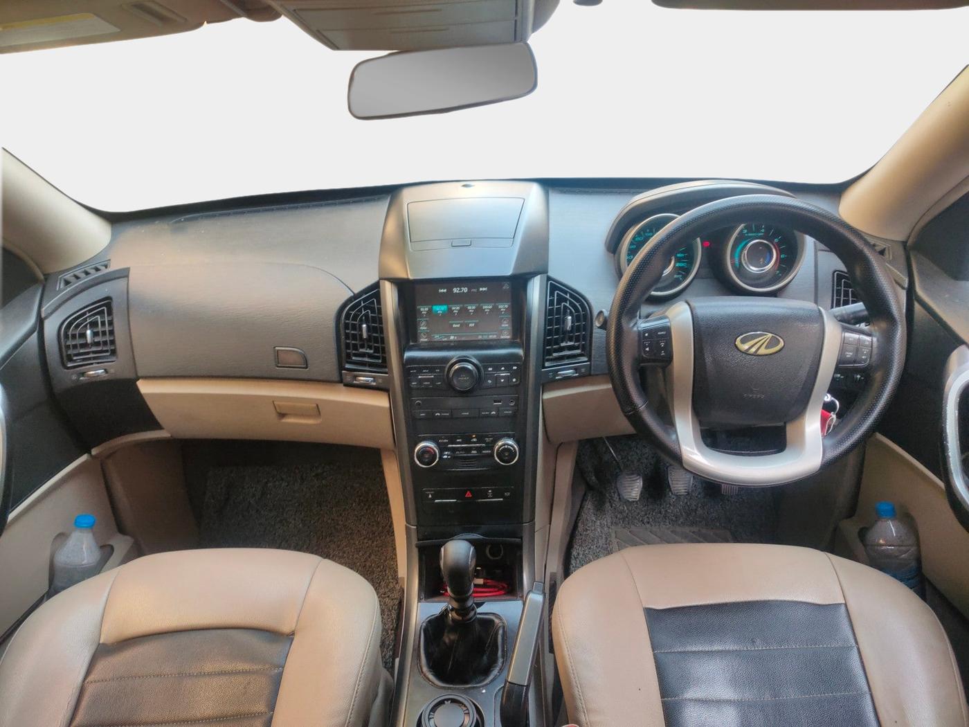 2016 Mahindra XUV500 W6, Diesel, Manual, 4,50,000 km, interior